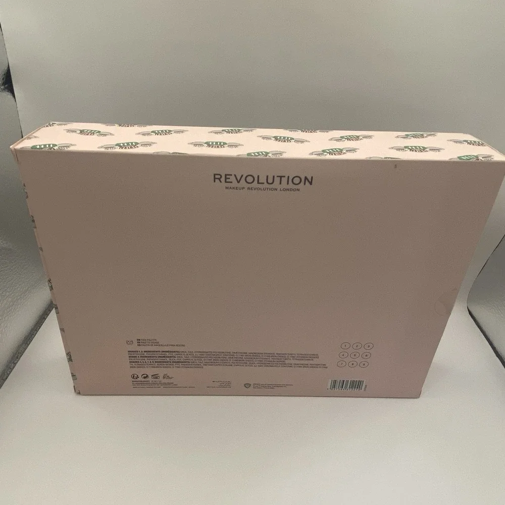 Friends x Makeup Revolution Grab a Cup Face Palette Light to Medium NEW LE